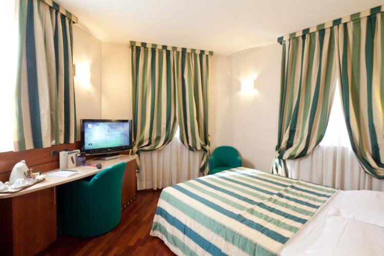 Rooms in Milan Book/reserve a room in Milan, stay at the Best Western Hotel Mirage