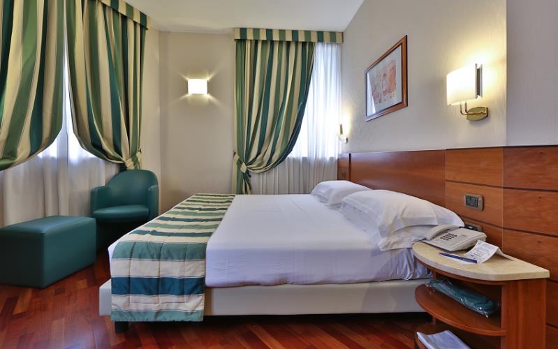 Double Room 4 star hotel Milan Spacious double room of the BW Hotel Mirage, Milan