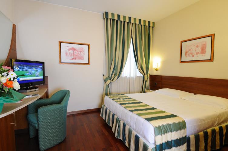 Camera hotel a Milano Scopri la comodità delle camere dell'Hotel Mirage a Milano