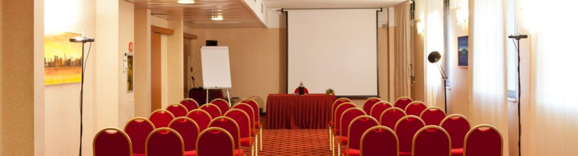 Discover the conference rooms in the Hotel Mirage and organize your events in Milan