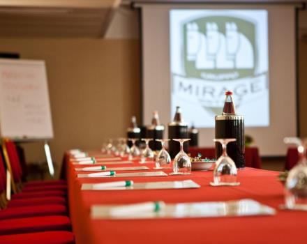 Do you have to organize an event? Are you looking for a meeting room in Milan? Discover the Hotel Mirage